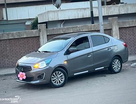 Mitsubishi Attrage 2015