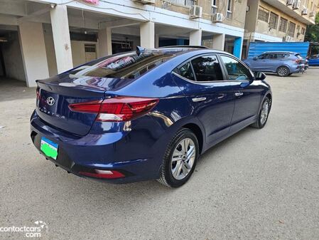 Hyundai Elantra AD 2025