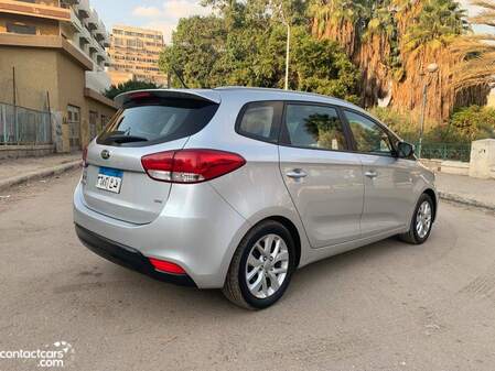 Used Kia Carens 2017
