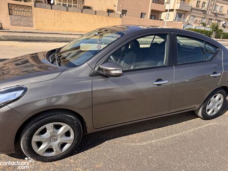 Nissan Sunny 2022