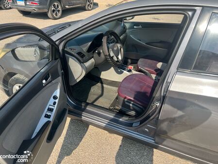 Hyundai Accent 2015