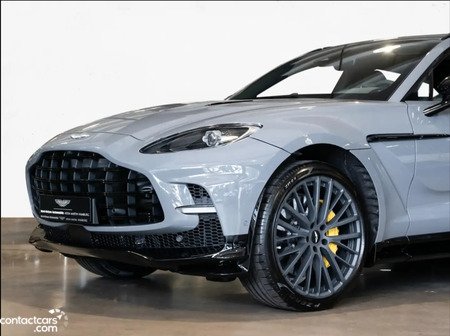 Aston Martin DBX 2025
