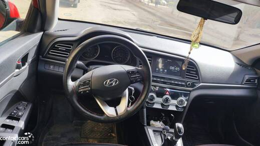 Hyundai Elantra AD 2025
