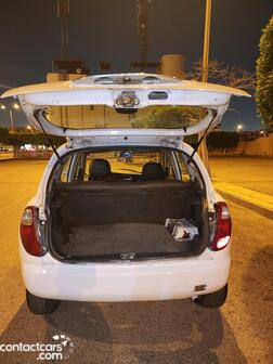 Used Daihatsu Sirion 2000