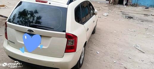 Used Kia Carens 2009