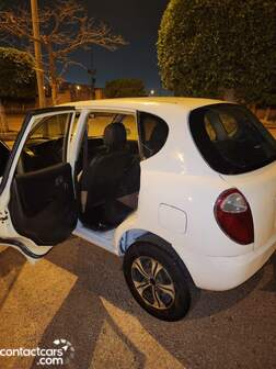 Used Daihatsu Sirion 2000