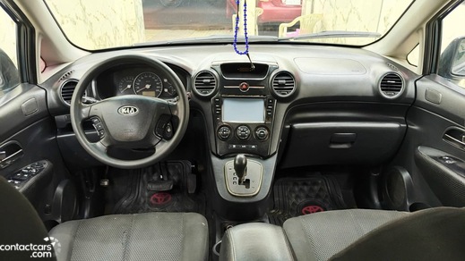 Used Kia Carens 2011