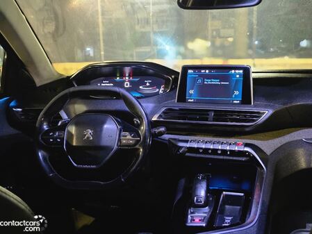 Used Peugeot 5008 2021