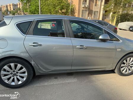 Used Opel Astra 2012