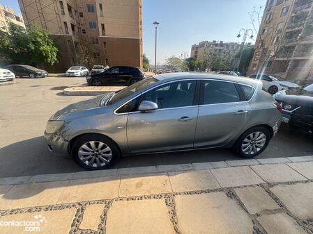 Opel Astra 2012