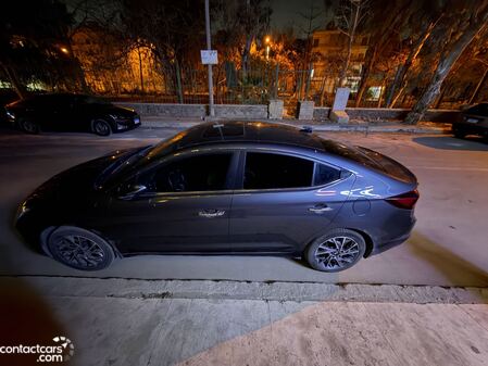 Hyundai Elantra AD 2025