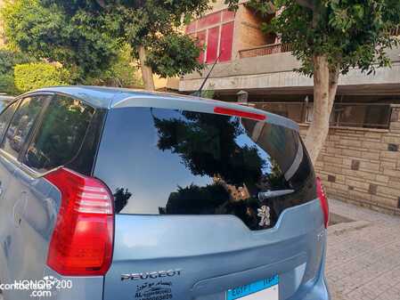 Peugeot 5008 2013