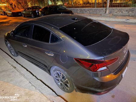 Hyundai Elantra AD 2025