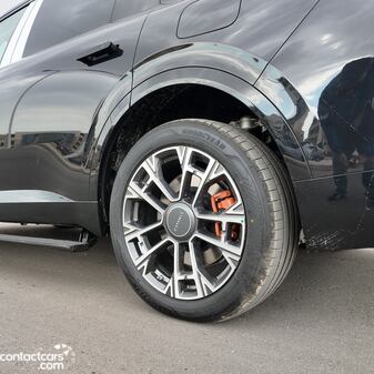 New Lynk & Co 900  2025