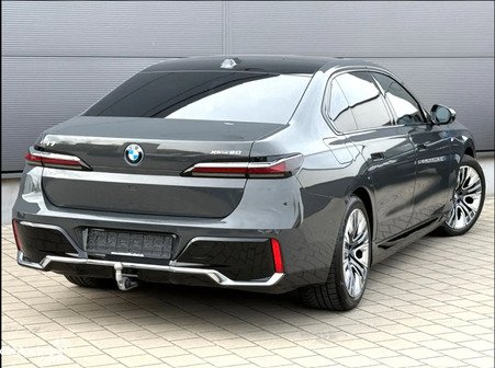 BMW i7 2024