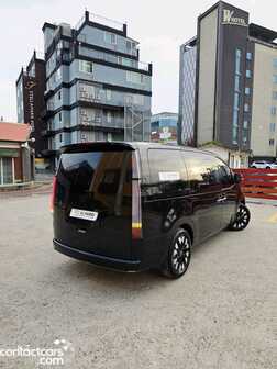 Hyundai Staria 2025