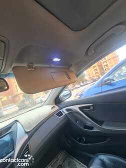 Hyundai Avante 2011