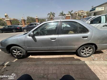Nissan Sunny 2000