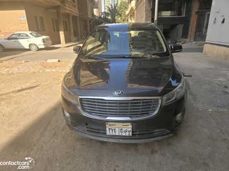 Used Kia Carnival 2017