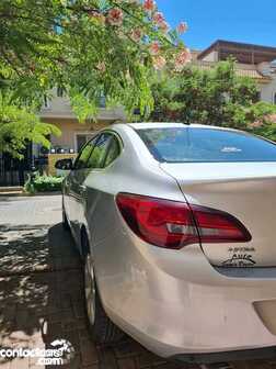 Opel Astra 2021