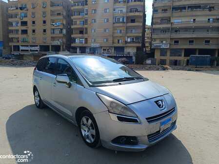 Peugeot 5008 2013