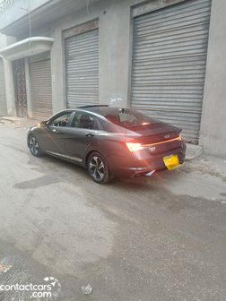 Used Hyundai Elantra 2021