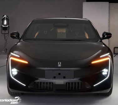 New Avatr 12 2025