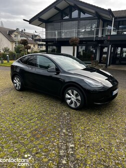 Tesla Model  Y 2023