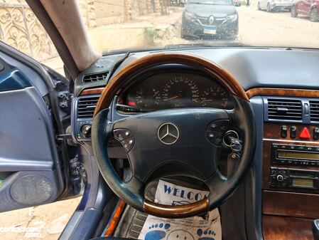 Used Mercedes E200 2000