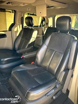 Used Chrysler Town & Country 2015