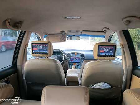 Used Kia Carens 2011