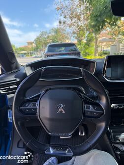 Peugeot 2008 2021